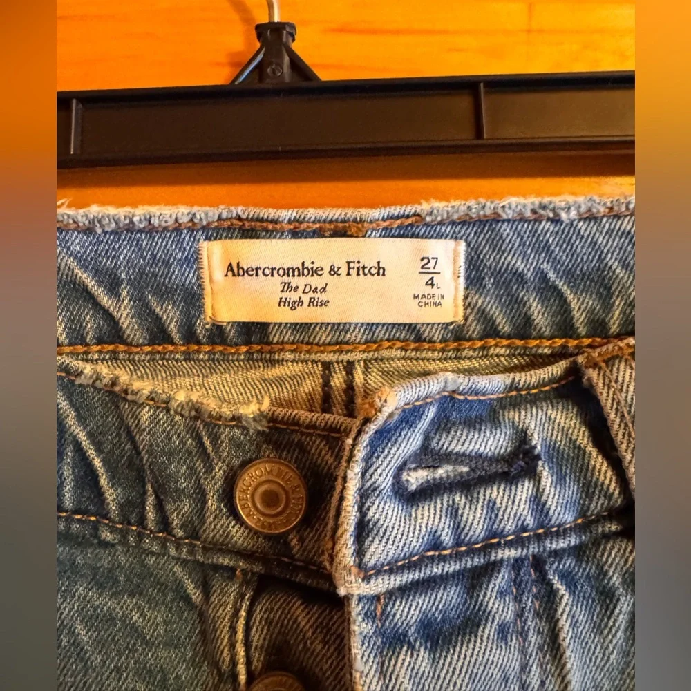 Abercrombie & Fitch Dad High Rise Light Blue Distressed Straight Leg Jeans long - Picture 2 of 4